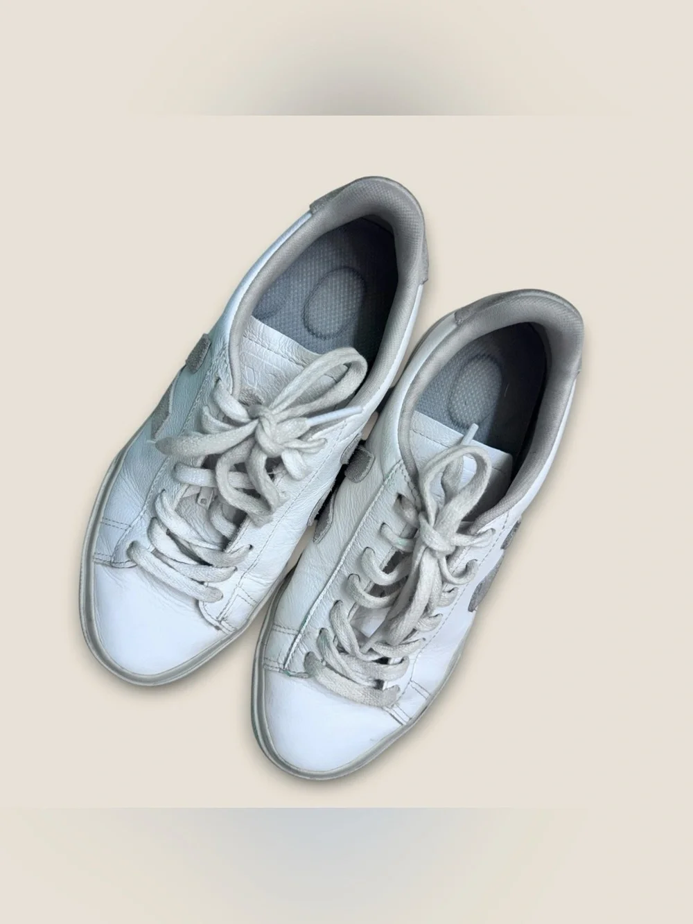 Veja Campo Leather sneakers in an extra white and natural suede colorway size 7